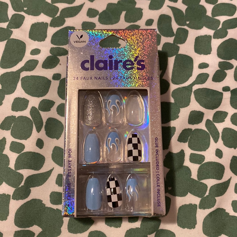 Claire’s Faux Nails